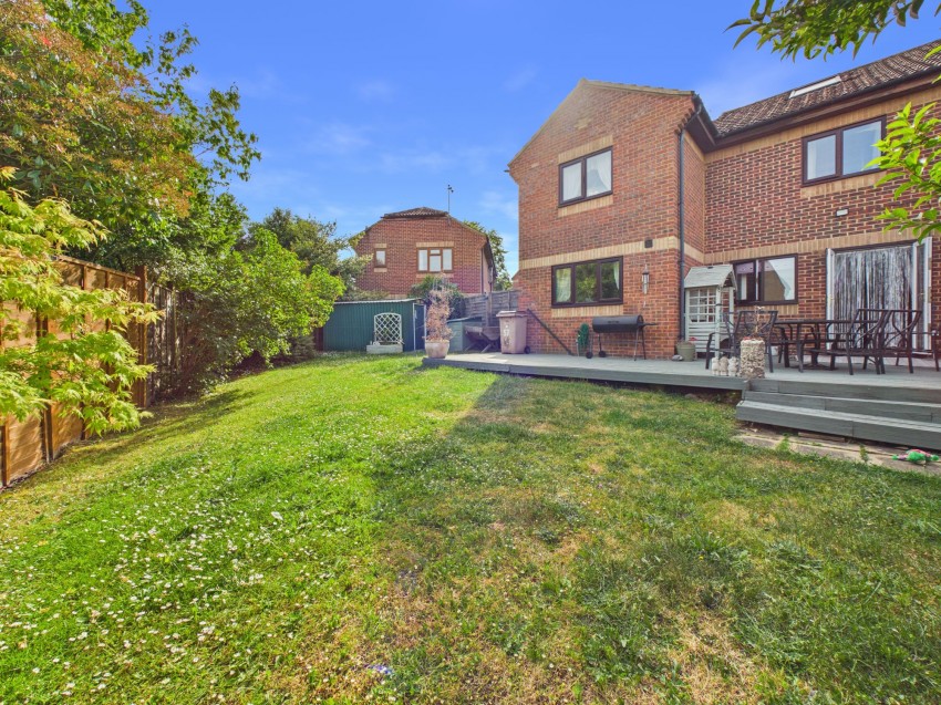 Images for Larchside Close, Spencers Wood, RG7