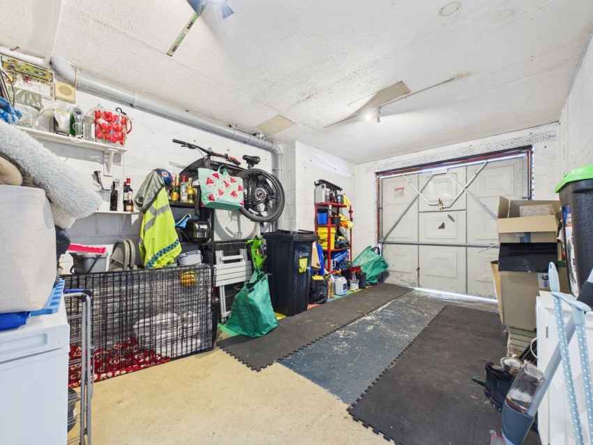 Images for Larchside Close, Spencers Wood, RG7