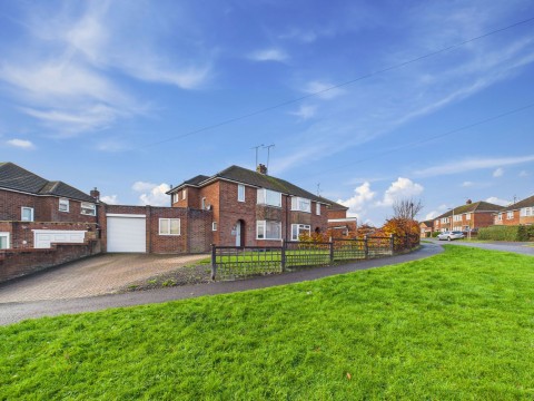 View Full Details for Compton Avenue, Tilehurst, RG31