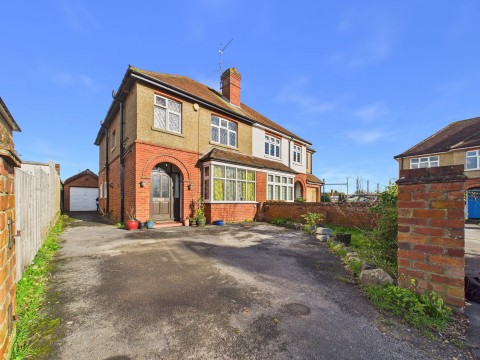View Full Details for Wendover Way, Tilehurst, RG30
