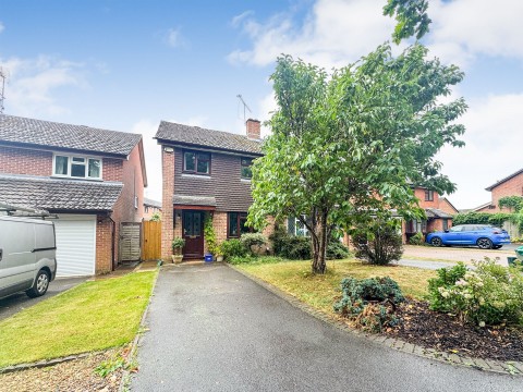 View Full Details for Home Croft, Tilehurst, RG31