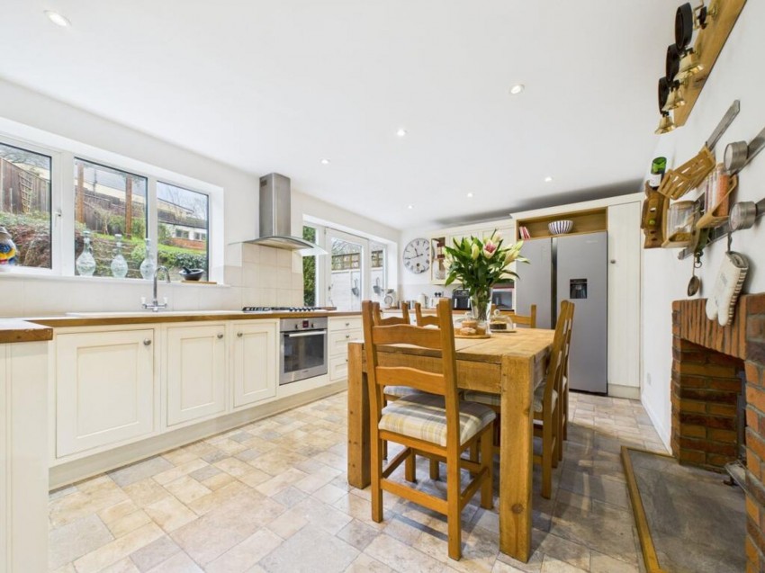 Images for Armour Hill, Tilehurst, RG31