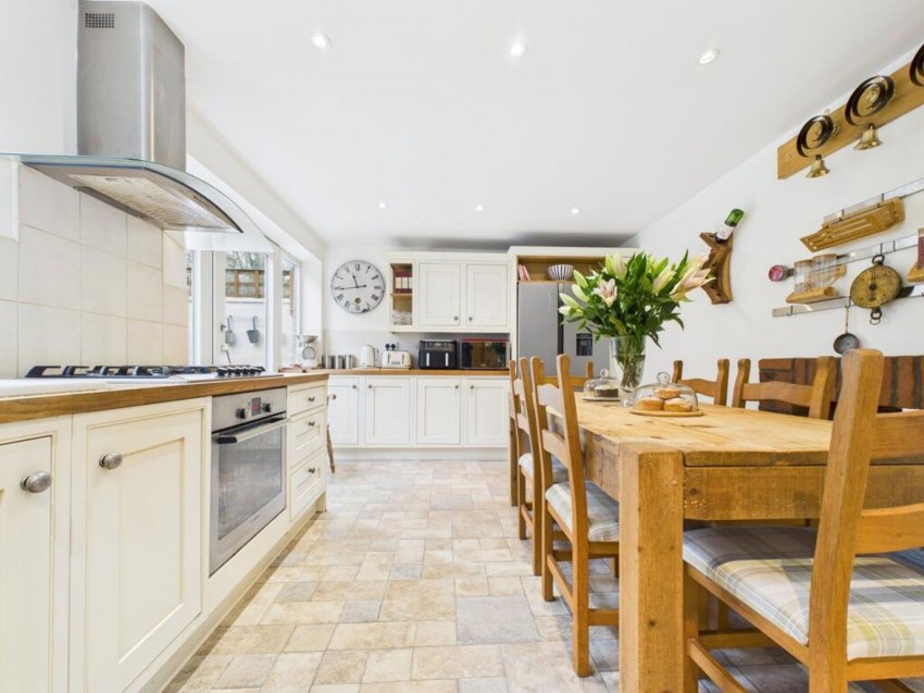 Images for Armour Hill, Tilehurst, RG31