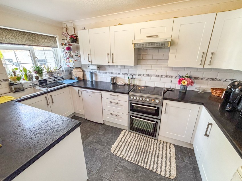 Images for Dee Road, Tilehurst, RG30