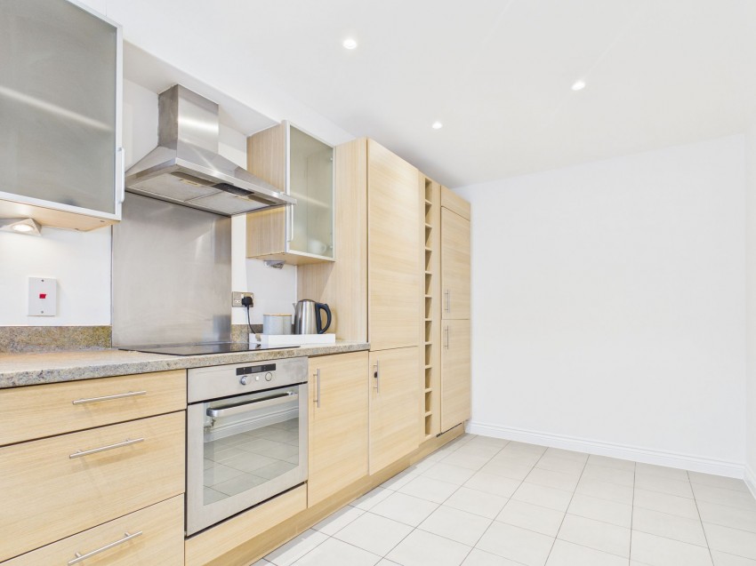 Images for Battle Square, Reading, RG30