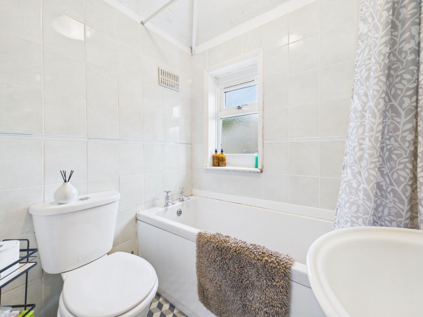 Images for Kentwood Hill, Tilehurst, RG31