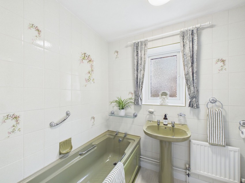 Images for Kennedy Gardens, Earley, RG6