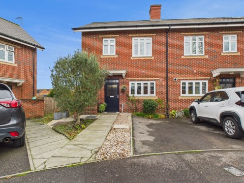 View Full Details for Gabriels Square, Lower Earley, RG6