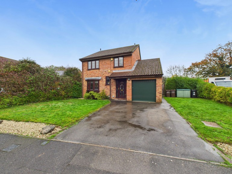 Adwell Drive, Lower Earley, RG6