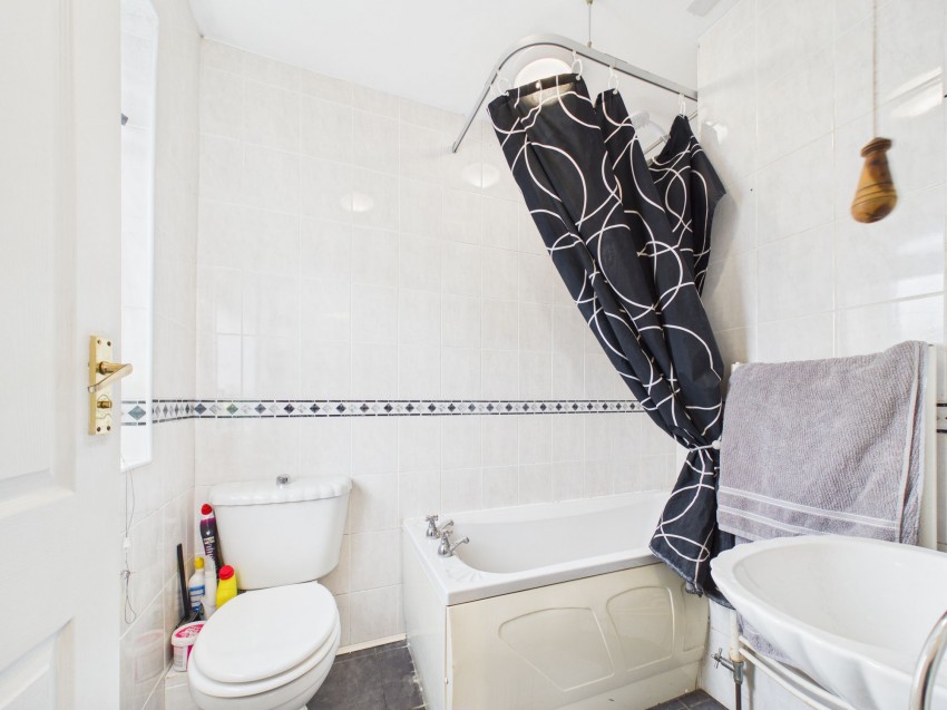 Images for Mayfair, Tilehurst, RG30