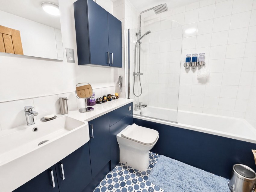 Images for Pemberton Gardens, Calcot, RG31