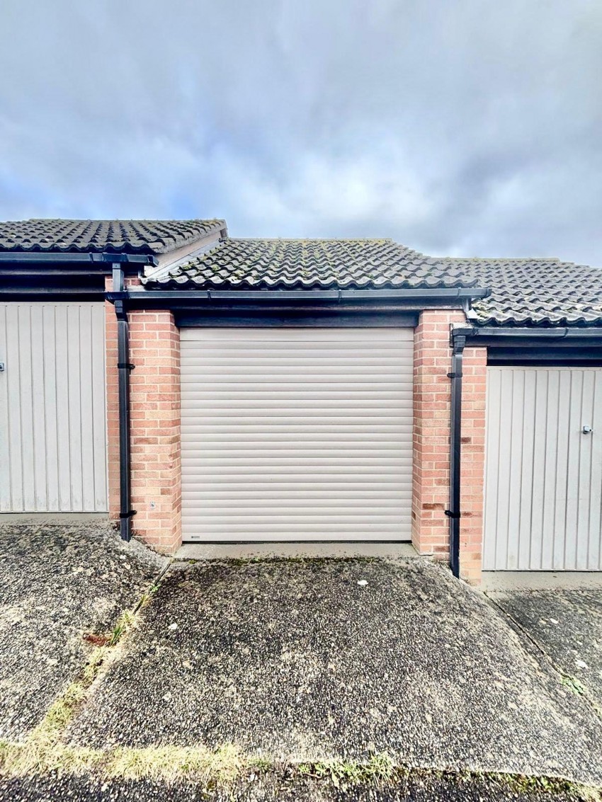 Images for Pemberton Gardens, Calcot, RG31