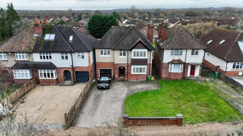 View Full Details for Bath Road, Calcot, RG31