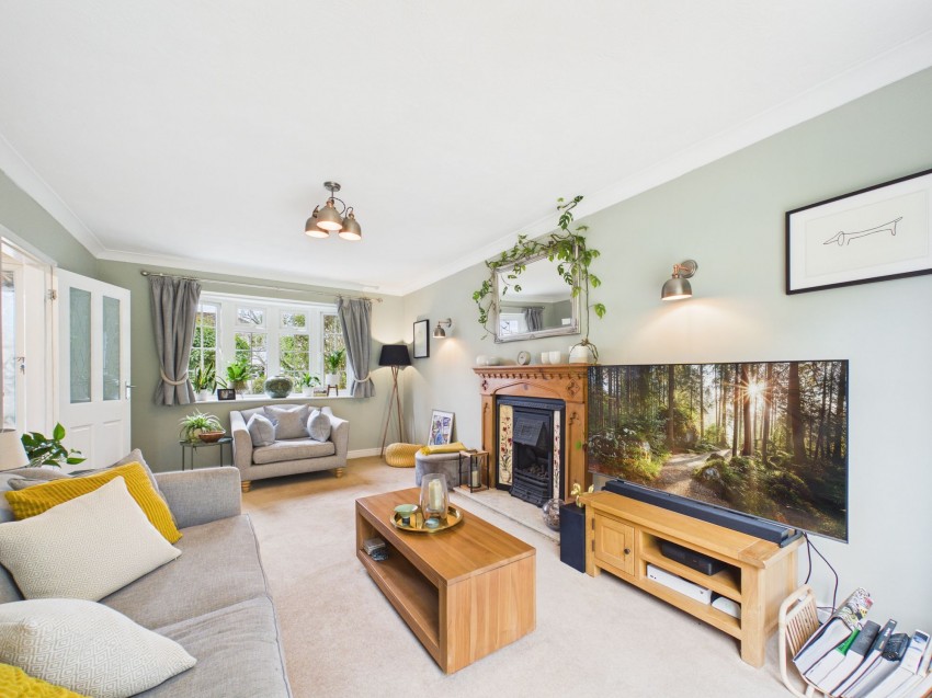 Images for Clanfield Crescent, Tilehurst, RG31