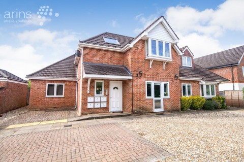 View Full Details for Saffron Close, Earley, RG6