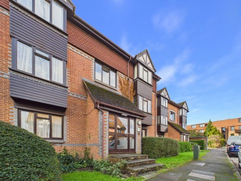 View Full Details for Grovelands Road, Reading, RG30